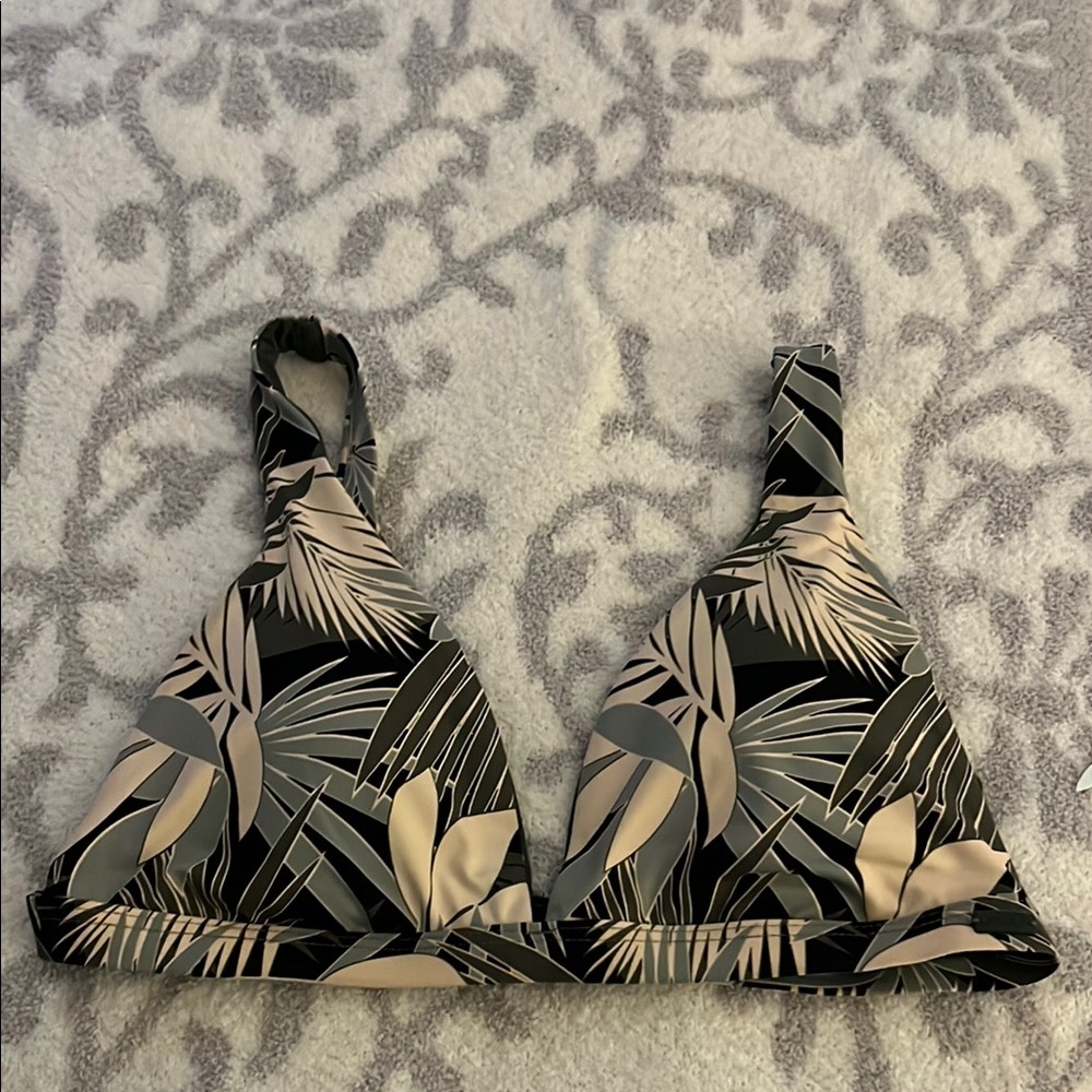 Roxy Leaf Print Bikini Top in Black and Cream